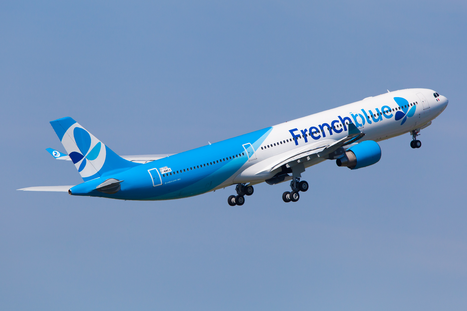 Frenchblue Airbus A330-323 cn 1727 F-WWKA // F-HPUJ ©Clément Alloing